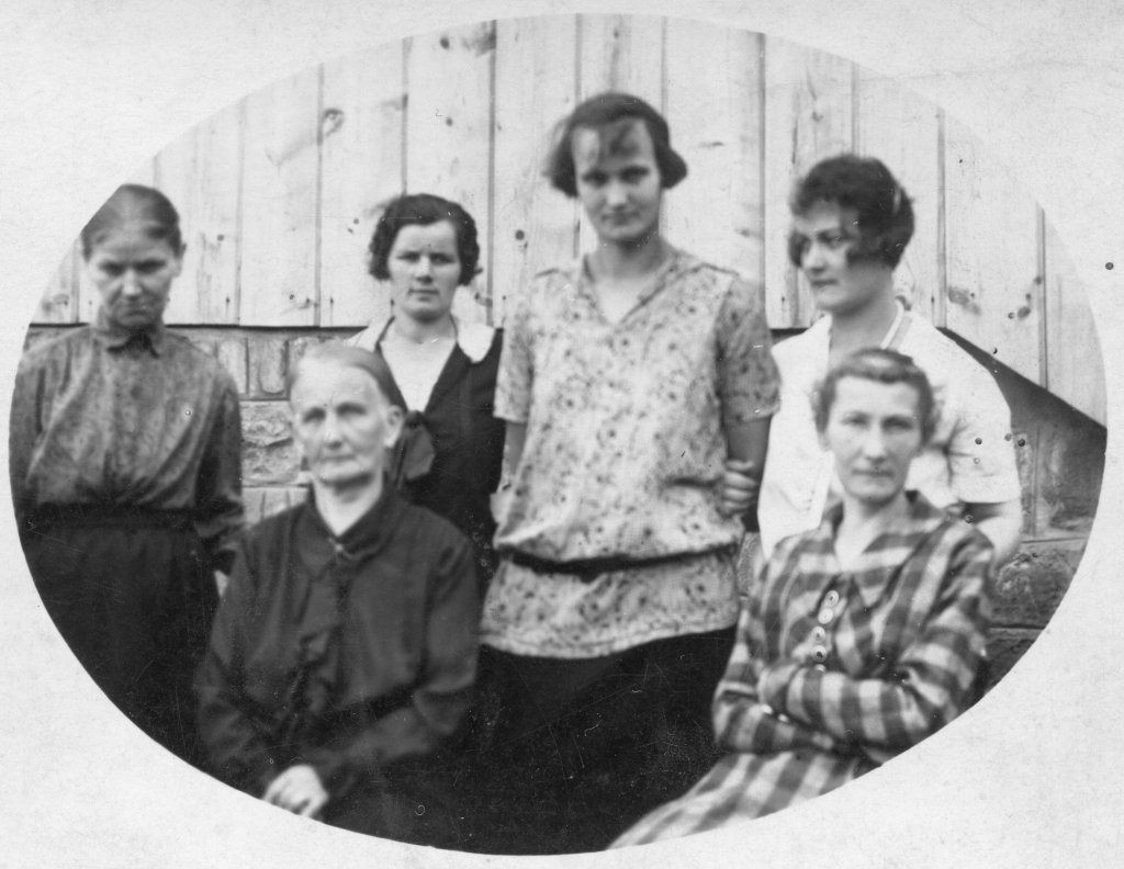 NN, Ludmiła Rejda, NN, Kazimiera Leśniak, Janina Leśniak, Stanisława Leśniak