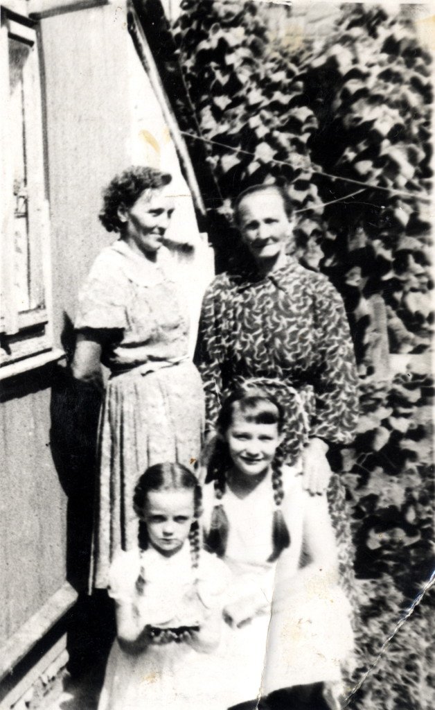 Kazimiera Sochacka, Wiktoria Hajnosz, Jadwiga Szymczakiewicz, Teresa Szymczakiewicz