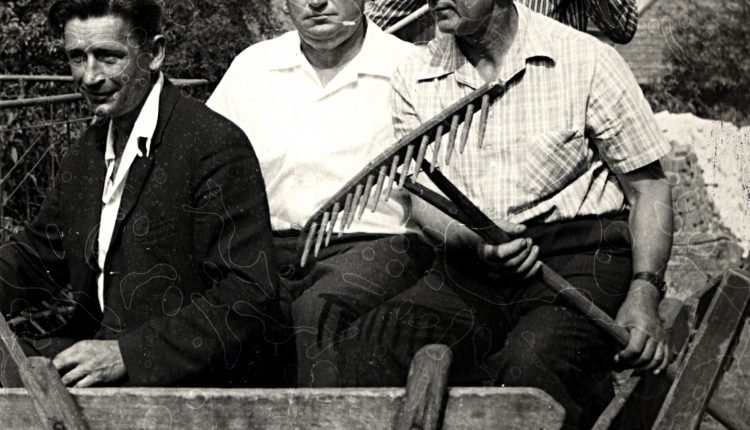 ? Fudali, Władysław Fudali, Karol i Janusz Szymczakiewicz – ok. 1973 r. Kańczuga ul.3 Maja