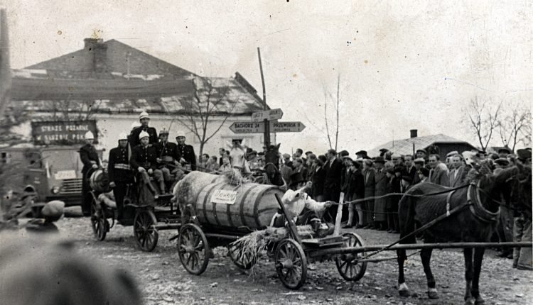 Uroczystości straży OSP, 1935 r. Kańczuga Rynek
