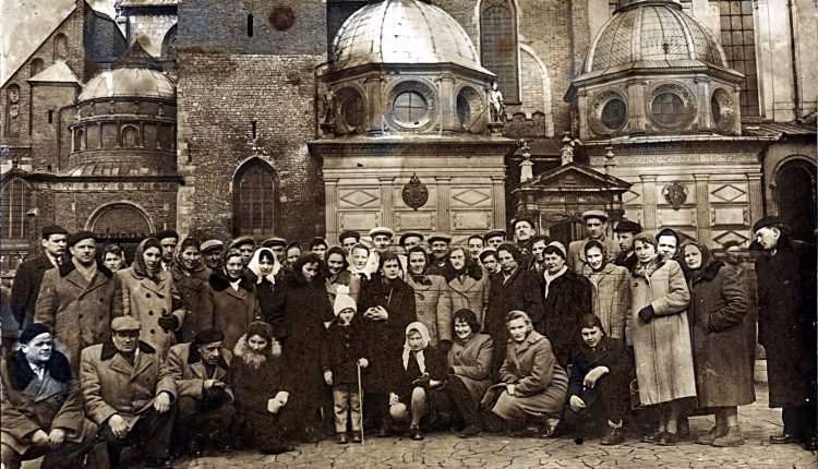 Wycieczka do Krakowa. W środku z tyłu Karol Szymczakiewicz.